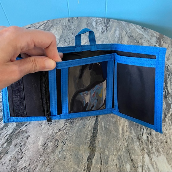 Pokemon Wallet - Picture 9 of 11